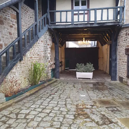 Logis Hotel Restaurant De La Croix D'Or-Avranches Otel Avranches