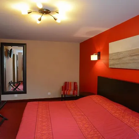 Logis Hotel Restaurant De La Croix D'Or-Avranches Otel 3*