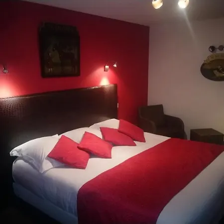 Otel Logis Hotel Restaurant De La Croix D'Or-Avranches 3*