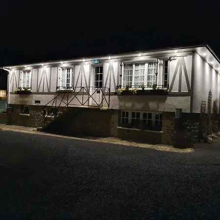 Otel Logis Hotel Restaurant De La Croix D'Or-Avranches 3*